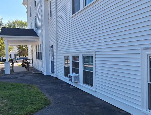 Safe, low-odor wall and ceiling painting in Moultrie, GA using eco-friendly materials for healthy homes.